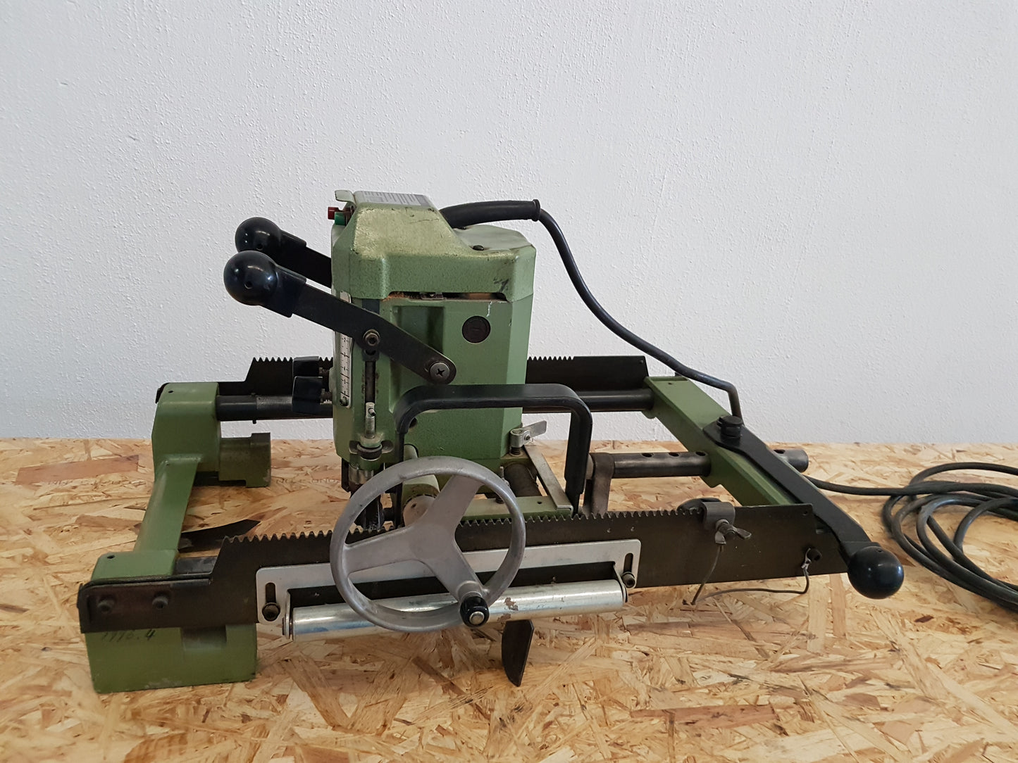 Makita 2516 Zimmerei Abplattfräser, Schwalben